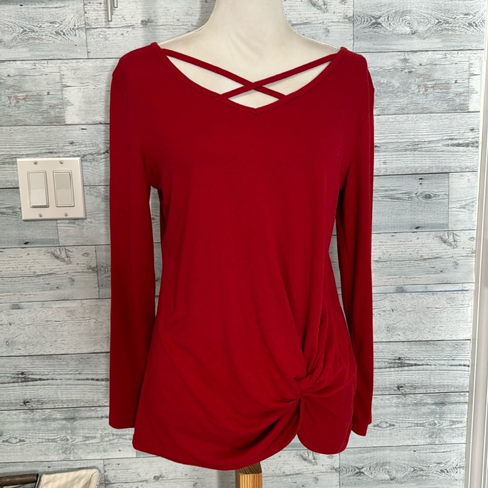 RED CRISS CROSS V-NECK TOP WITH TWIST FRONT❤️❤️